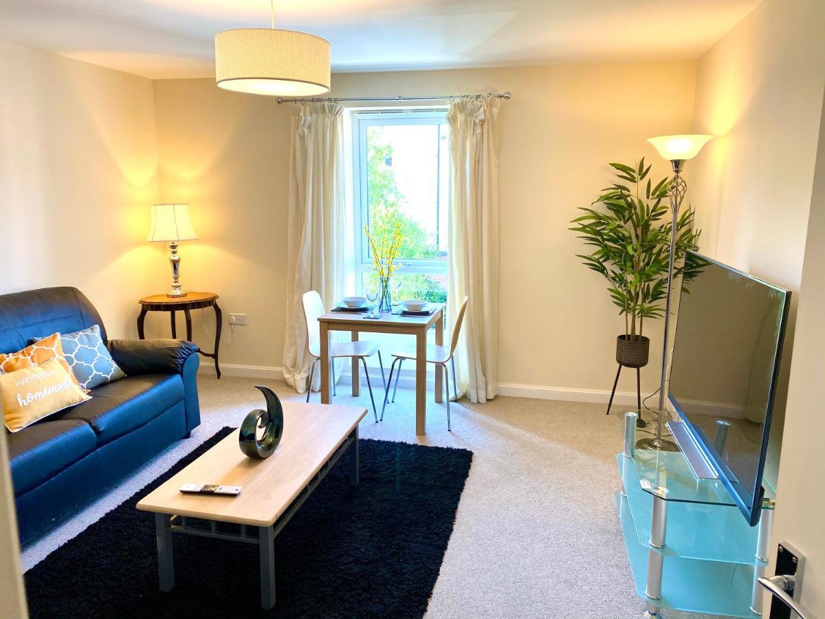 Apartment Superior Two-bed With Free Parking, Cv1 *