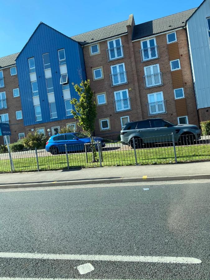 Superior Two-bed With Free Parking, Cv1